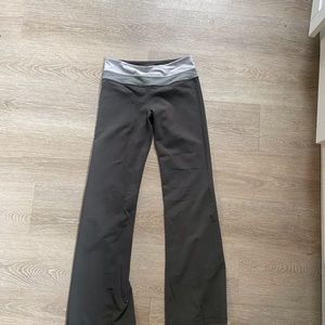 Size 6 Lululemon yoga pants